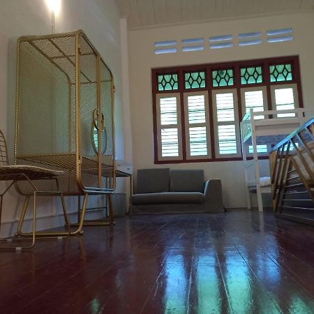 147 Armenian Park Guesthouse George Town Exteriör bild